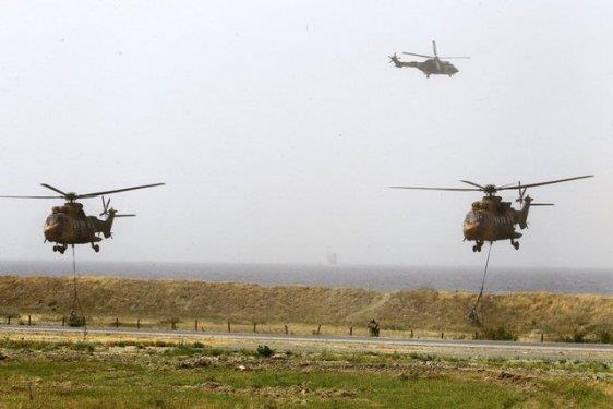 Ege Ordusu Komutanı Orgeneral Abdullah Atay, Hava Eğitim Komutanı Korgeneral Akın Öztürk, NATO Müttefik Kara Kuvvetleri Komutanlığı Kurmay Başkanı Tümgeneral Uğur Tarçın, Deniz Kuvvetleri Komutanlığı Amfibi Görev Grup Komutanı Ercüment Tatlıoğlu ve Ege Ordusu Kurmay Başkanı Halit Günbatar'ın da başında bulunduğu askeri yetkililerin izlediği tatbikatta, ayrıca yerli İnsansız Hava Aracı (İHA) "Şimşek" de kullanıldı.