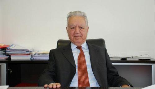 Osman Faruk Loğoğlu-CHP Brandeis Üniversitesi (ABD) Siyasi Bilimleri bitirdi.