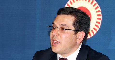 Özdal Üçer-BDP Yüzüncü Yıl Üniversitesi Eğitim Fakültesi Sınıf Öğretmenliği Bölümünü bitirdi.