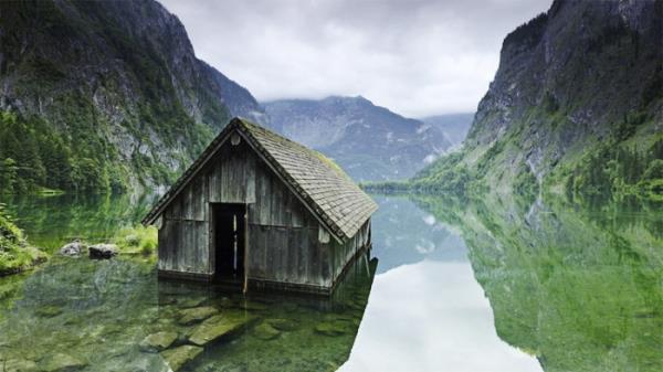 <p><b>6. Almanya'daki balık tutma kulübesi</b></p>    Berchtesgaden Ulusal Parkı Gölü'ndeki balık tutma kulübesi
