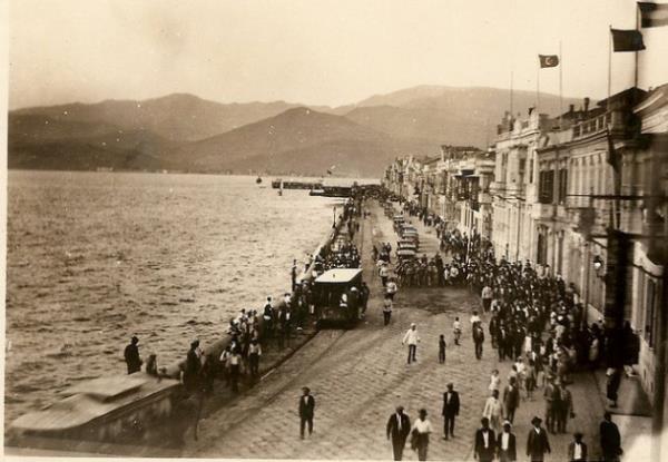 HAREKET-İ MİLLİYE REDD-İ İLHAK TEŞKİLATI - 1919, Ege Mıntıkası - Kurucular: İzmir Müdafai Hukuku Osmaniye Cemiyeti?nin İstanbul?a gitmeyen bazı yöneticileri ve yerel yöneticileriyle aydınlar
