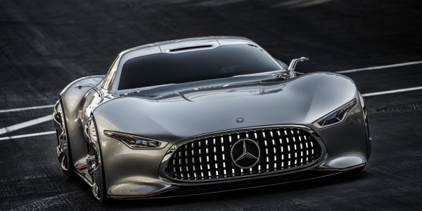 Mercedes bombayı patlattı
