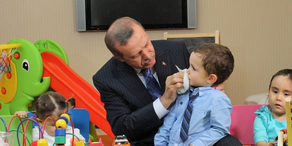 Başbakan'dan anneye sitem