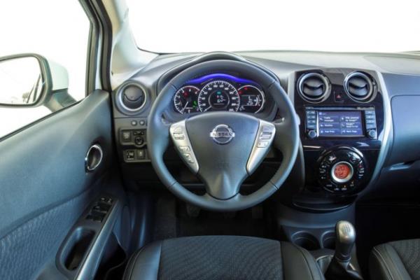 <p><b>Nissan'dan 8.600 TL kolaylık</b></p>  NİSSAN Qashqai modeli icln 8. 600 TL'ye, Juke modelinde ise 5.900 TL'ye varan indirim kolaylığı sağlıyor. Qashqal için 18 bin TL krediye 18 ay boyunca yüzde 0 faiz fırsatı, Juke'un tüm modelleri için 13.000 TL krediye 13 ay boyunca yüzde 0 faiz fırsatı sunuluyor