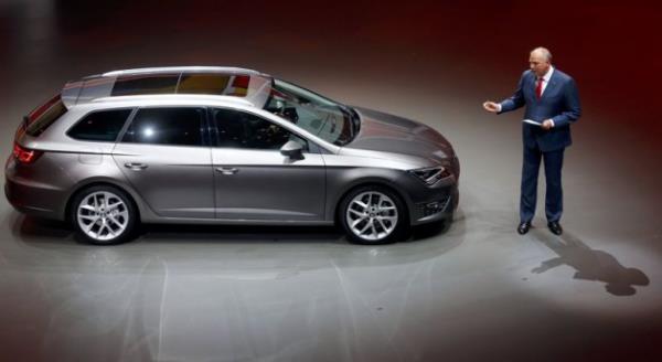 <p><b>Seat Leon 2.000 TL indi</b></p>  Seat Leon'un, daha dinamik ve sportif versiyonu Leon SC simdi indirimli fiyatlarla alınabiliyor. Türkiye'de 1.2 TSİ 105 hp DSG Style, 1.4 TSİ 140 hp FR ve 1.6 TDI CR 105 hp DSC Style motor seçenekleriyle satılan Leon SC'ye kampanya süresince 2.000 TL'ye varan indirimle sahip olmak mümkün.