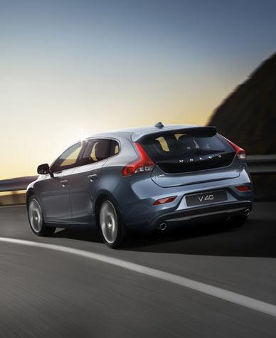 VOLVO     Tüm modellerinde yüzde 10 indirim     VOLVO Car Türkiye, V40, V40 Cross Country, S60, S80, XC60 ve XC70'i kapsayacak şekilde tüm modellerine yıl sonuna özel yüzde 10'a varan fiyat avantajı sunuyor.