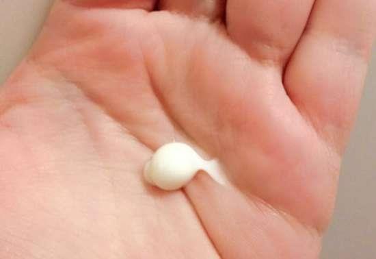 Kozmetik ftalat(phthalates): Bu madde birçok güzellik ürününde kullanılıyor. Ayrıca saç spreylerinde, şampuanlarda, deodorantlarda, güzel kokularda ve hatta plastik ördeğinizde bile bulunur. Plastiğe esneklik veren ve kokuları kalıcı kılan ftalat maddesi, hayvanlarda üreme ve gelişim problemlerine yol açtığından dolayı Kaliforniya ve Washington gibi eyaletlerde çocuk oyuncaklarında ftalat kullanımı yasaklandı. Ayrıca Amerika'da üreticiler bebek emziklerinde, diş kaşıma halkalarında ve bebek çıngıraklarında ftalat kullanılmıyor. Ancak ülkemizde bu madde birçok plastik eşyanın yapımında kullanılmaya devam ediyor.