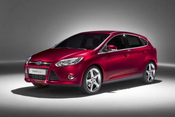 Ford, ayrıca Fiesta Titanium modelinde X paketini hediye ederken...