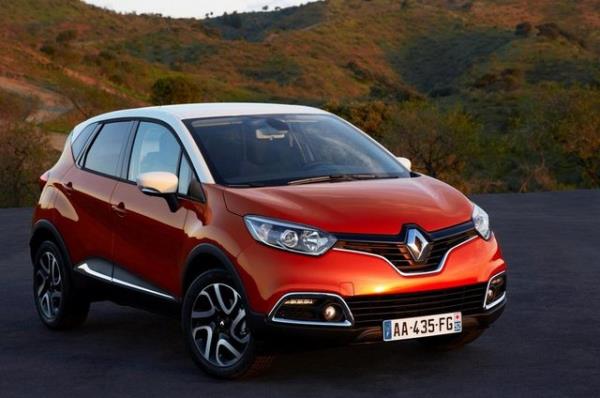 Renault, tüm binek otomobillerde 15 bin TL krediye 15 ay vade için faizi sıfırın altında tutuyor.