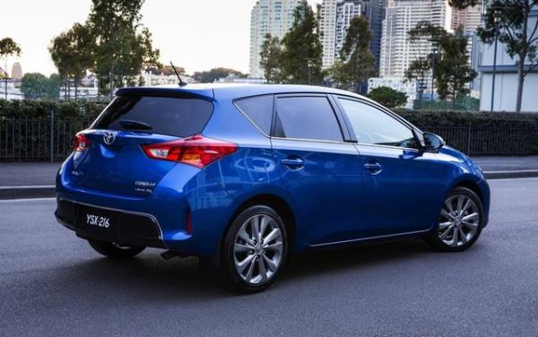 Dizel modellerde 2 bin 500 liraya varan indirimler yapan Toyota, Yeni Corolla`da 2 bin, Yeni Yaris`te bin 750 lira, Hilux`ta bin 600 ve Auris`te ise 2 bin 500 lira indirim imkanı tanıyor.