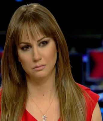 <b>Ünlü spiker Ağustos ayında evlenerek, yurtdışına yerleşeceği için bu kararı aldığını açıkladı.</b>