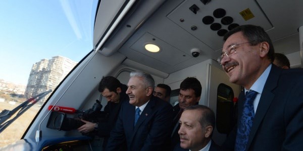 Başbakan, Ankara metrosununda test sürüşü yaptı