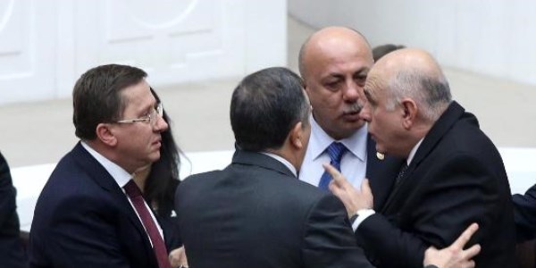 Meclis'te 'avradına göster' kavgası