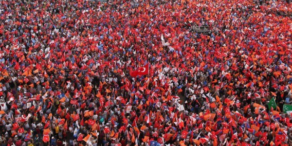 Ankara'da AK Parti mitinginden kareler