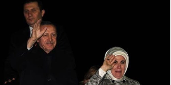 Emine Erdoğan gözyaşlarına boğuldu
