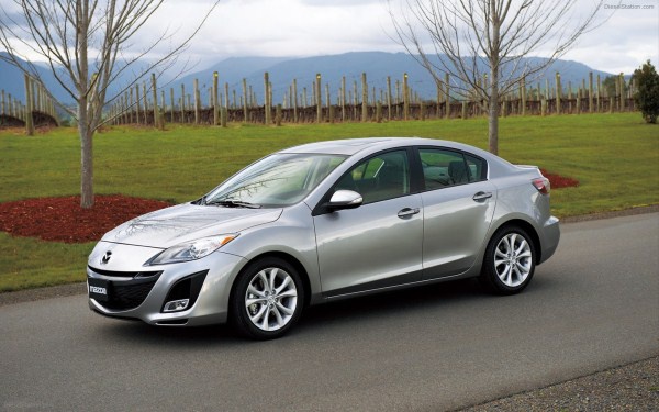 Finans Mazda, Mazda modellerine daha kolay ulaşmanız için 12 aya kadar olan vadelerde dosya masrafsız %0.90 faiz oranı ve 60 aya varan vade seçenekleriyle kredi desteği sağlıyor.