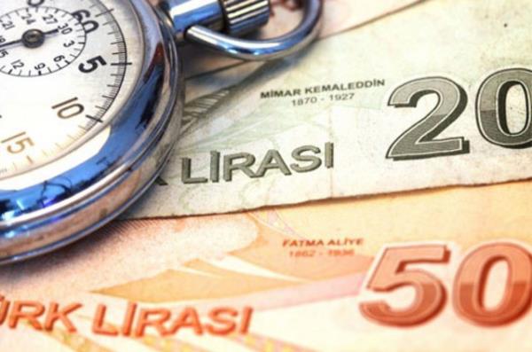 Cari açığı azaltmak için önlemler alan hükümet, kredi kartı taksit sınırlamasının ardından otomobil, içki, sigara ve cep telefonundan alınan Özel Tüketim Vergisini (ÖTV) artırdı. Böylece yılı 600 bin adetten fazla binek satışıyla kapatıp yeni bir rekora imza atmaya hazırlanan otomotiv sektörüne Özel Tüketim Vergisi (ÖTV) freni gelmiş oldu.