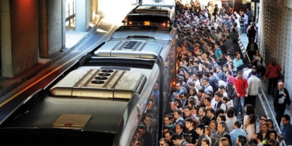 Metrobüse binebilmenin 6 kuralı