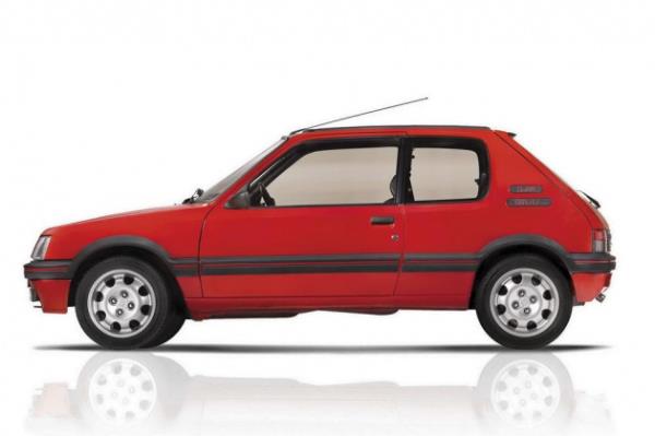 Peugeot 205 GTI 1.9 Fransız şirketin en başarılı GTI modeli.