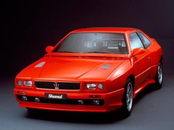 Maserati Shamal İsmini sıcak Mezopotamya rüzgarından olan egzotik model 1989 yılının sonlarında tanıtıldı. 3.2 litre hacminde çift turbo beslemeli 325 beygir üreten V8 motoru ile araç 0-100 km/s hızlanmasını 5.3 saniyede tamamlıyordu.