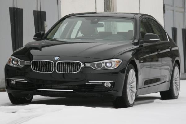 <p><b>BMW</b></p>   Ocak 2013´te satılan otomobil sayısı: 469   <p>Ocak 2014´te satılan otomobil sayısı: 334</p>