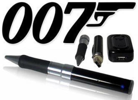 <b>USB Tükenmez Kalem</b>  James Bond tükenmez kalemi yazabiliyor ve buna ek olarak gizli kamerası ile sesli video çekimi yapıp bunu dâhili belleğine kaydedebiliyor. 30 saate kadar kayıt yapılabiliyor.
