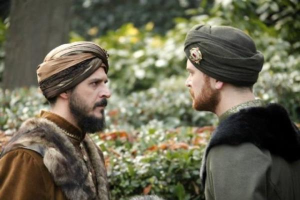 <p><b>Ölümü ve Sonrası</b></p>   Taht yarışında Şehzade Mustafa'yı bertaraf edebilmek için Sadrazam Damat Rüstem Paşa tarafından sahte mektuplar ürettiği düşünülür.