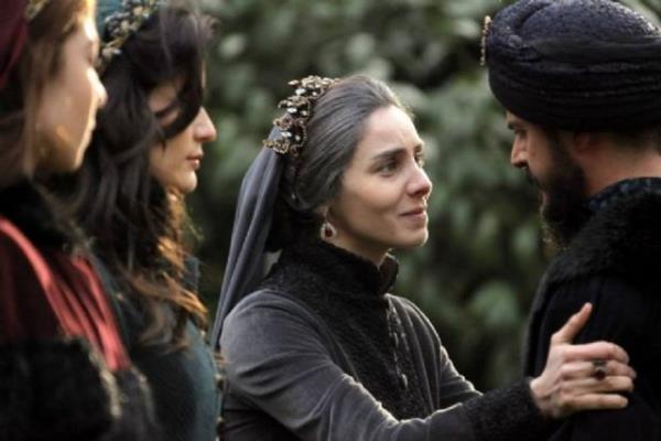 1553 yılında Veziriazam Damat Rüstem Paşa İran seferi için hareketinden sonra Aksaray taraflarına gelince, orduyu durdurdu.