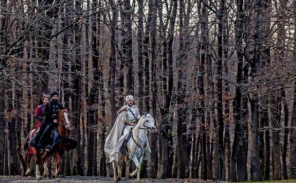 Bolvadin'e gelince Saruhan sancakbeyi Şehzade Selim orduya gelerek el öptü. Bundan sonra padişah Aktepe konağına geldiği vakit, sefere çağrılan Şehzade Mustafa orduya iltihak ederek çadırı kuruldu.