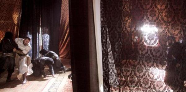 <p>Ayrıca Şehzade Mustafa'nın adına tuğra çektirmiştir, bu padişahlık alametidir.</p>    Üç tane padişahlık alameti vardır. Bunlar, Tura çektirmek, adına hutbe okutmak ve adına para bastırmak.. Padişah olmadan bunları yaptırmak suçtur ve cezası idamdır. Yani Şehzade Mustafa hakkında iki idam kararı vardır.