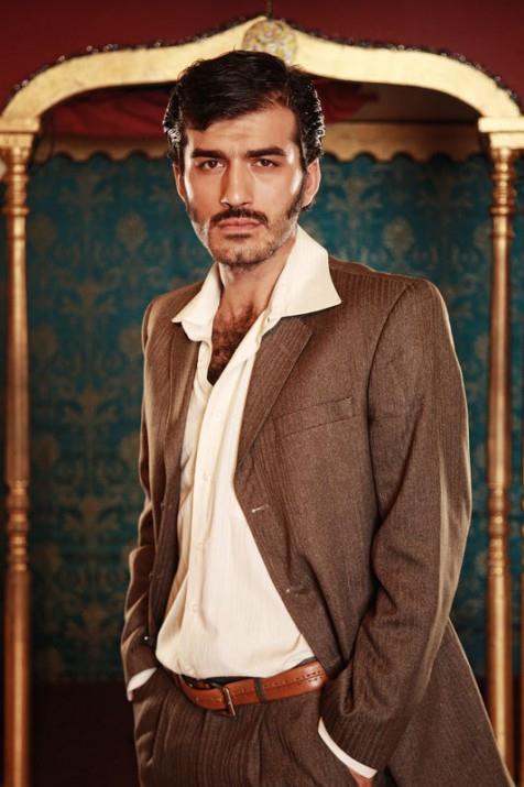 TV dizileri kimi zaman yeni yıldızlar yaratıyor kimi zaman da beyazperdede kendini kanıtlamış genç yetenekleri daha geniş kitlelere tanıtıyor. İşte Ezel dizisinde Ramiz Karaeski'nin gençliğini oynayan Ufuk Bayraktar da böyle biri..