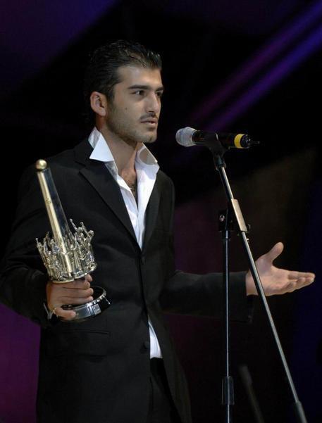 Bunu Nuri Bilge Ceylan'ın İklimler, Semih Kaplanoğlu'nun Yumurta, Ali'nin Sekiz Günü, Girdap gibi sinema filmlerinde ve Ayrılık adlı TV dizisinde oynadı. Feo Aladağ'ın yönettiği Die Fremde (Ayrılık) adlı filmde Sibel Kekilli'nin canlandırdığı Umay karakterinin eşini oynadı.