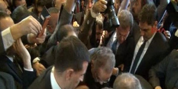 Kılıçdaroğlu saldırıya uğradı!
