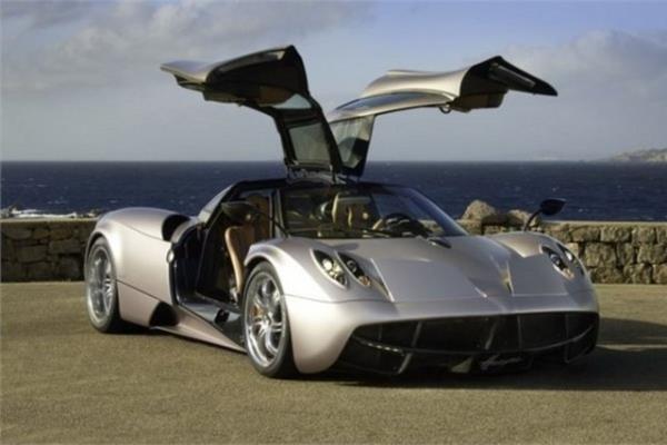 11- Pagani Huayra 1,5 milyon dolar.