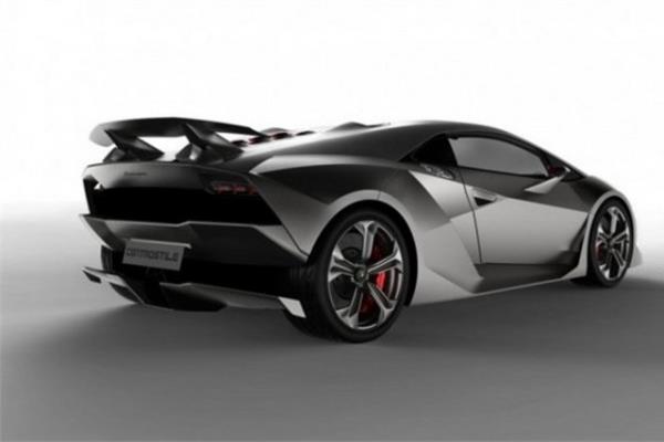 5- Lamborghini Sesto Elemento 2,2 milyon dolar.