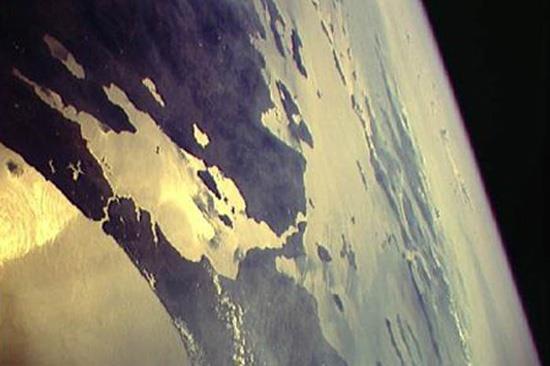 Karadaniz üzerinden çekilen bu fotoğrafta İstanbul Boğazı, Marmara Denizi ve Çanakkele Boğazı görülüyor.