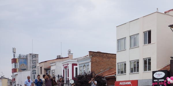 Deprem halkı sokağa döktü