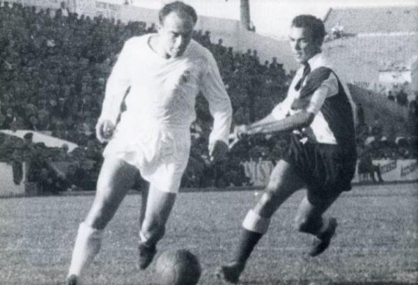 Real Madrid`in efsanevi futbolcusu, Arjamtinli Alfredo Di Stefano 2. sırada yer alıyor.