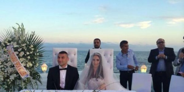 Burak Yılmaz dünya evine girdi