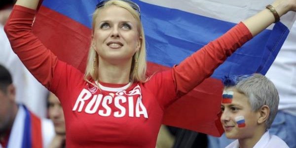 Rus taraftarlar büyüledi