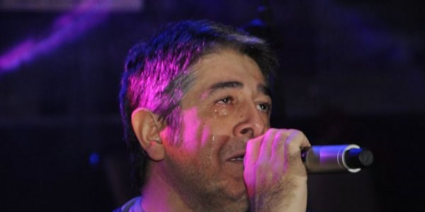 Ünlülerden Göğebakan'a duygusal mesajlar
