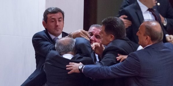TBMM'de kavga