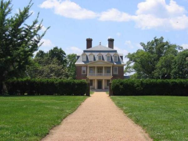 <p><b>1638 ? Shirley Plantation</b></p>  Amerika'nın en eski aile şirketi Kızılderili isyanlarını, Amerikan Devrimi'ni, Amerikan İç Savaşı'nı ve Büyük Bunalımı atlattı. Shirley Plantation tarım alanında faaliyet gösteriyordu.