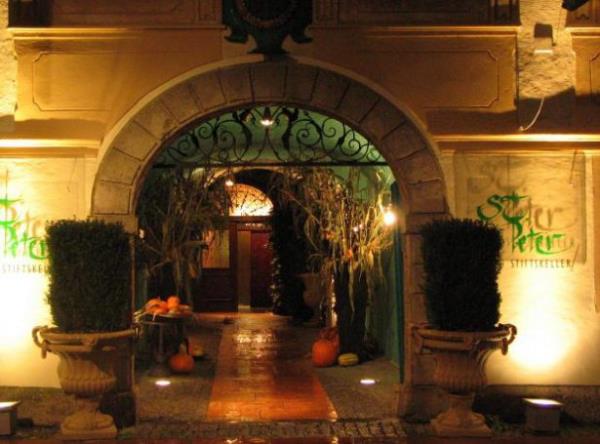 <p><b>803- Stiftskeller St. Peter</b></p>  Avusturya'nın Salzburg kentindeki bu restoran 803 yılından beri aralıksız hizmet veriyor.
