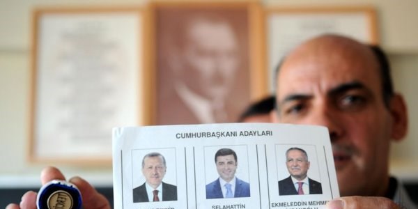 Türkiye genelinde oy verme işlemi başladı