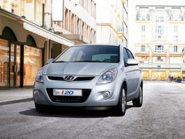 Hyundai i20 Troy 1.2 100 Km'de 5.1lt yakıt tüketiyor.