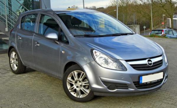Opel Corsa 1.2 100 Km'de 5.3lt yakıt tüketiyor.