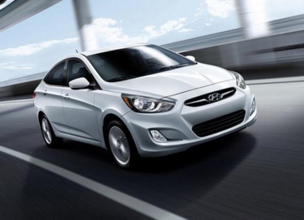 Hyundai Accent Blue 1.4 CVVT Otm. 100 Km'de 6.3lt yakıt tüketiyor.