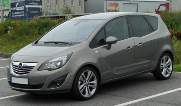 Opel Meriva 1.4 100 Km'de 6.1lt yakıt tüketiyor.