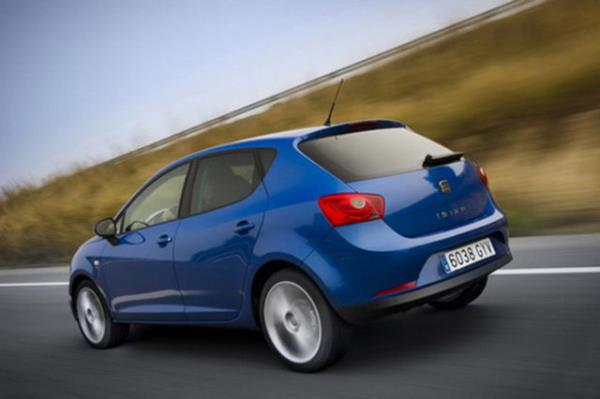 Seat Ibiza 1.2 TSI DSG 100 Km'de 5.3lt yakıt tüketiyor.